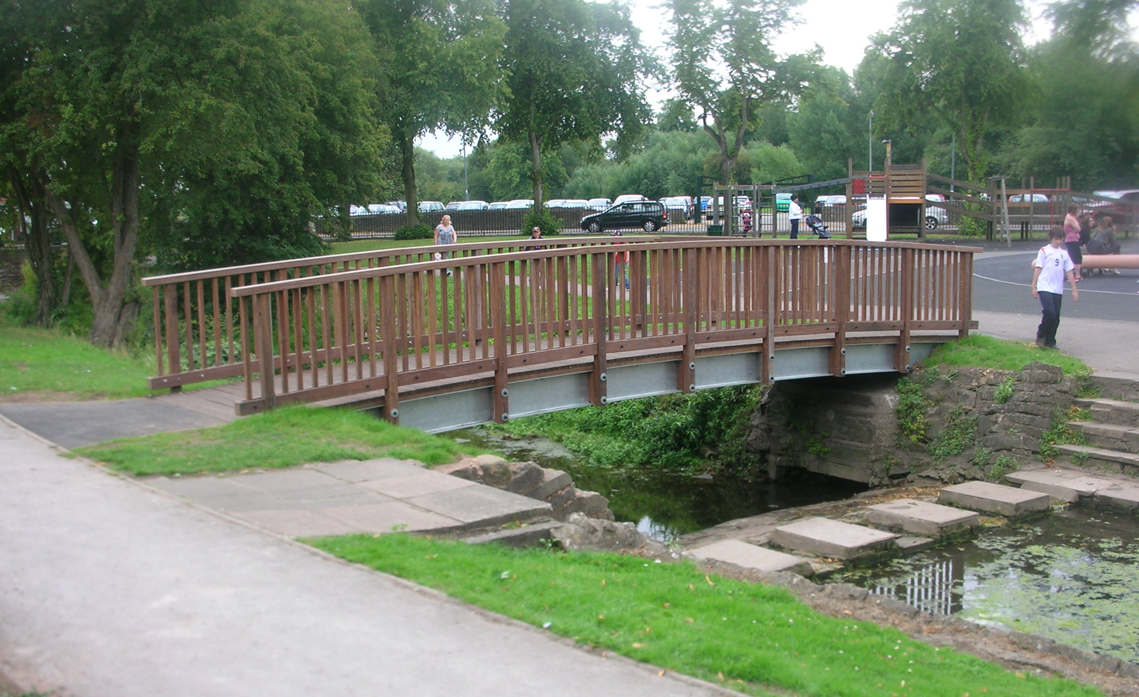 Steel & Timber Footbridge - Ref 3436